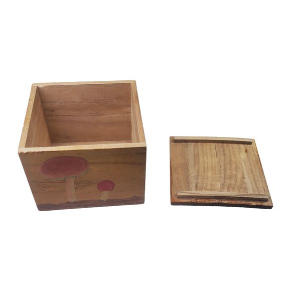 VTG Handpainted Wooden Trinket Box Mushrooms Signed by Artist 4" x 4" x  3.25" - Picture 10 of 10